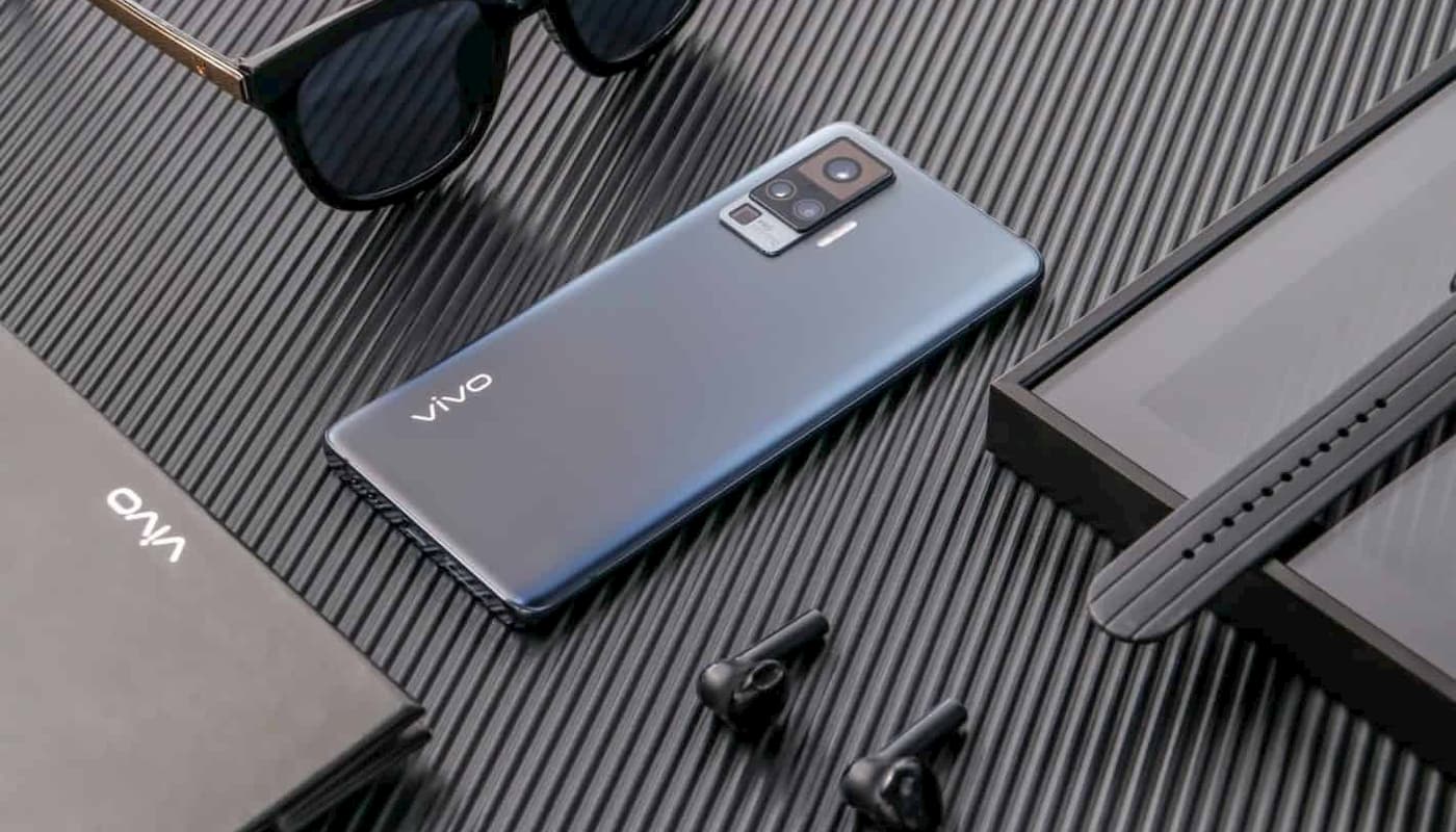 VIVO X50 Pro - lifestyle img